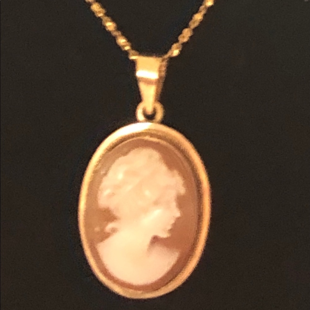 14K yellow gold cameo necklace